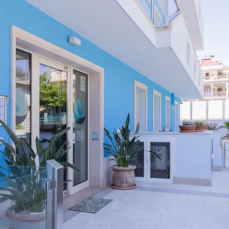 Vela Azzurra Гроттамаре